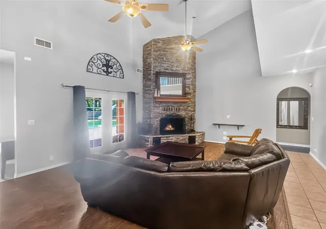 Photo 3 of House for sale at 3288 County Road 136, Whitesboro, TX 76273 | MLS# 21357758 | Listing updated on 2026-09-13