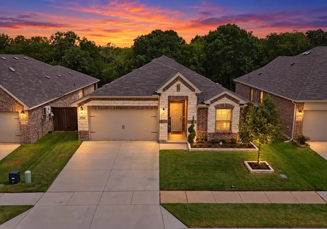 Photo 1 of Single family home for sale at 3728 Maroon Creek Rd, Aubrey, TX 76227 | MLS# 21357041 | Listing updated on 2026-09-30