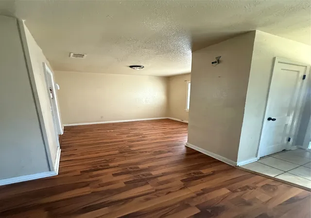 Photo 3 of Single family home for sale at 2951 Poland St, Shreveport, LA 71103 | MLS# 21350761 | Listing updated on 2026-09-15