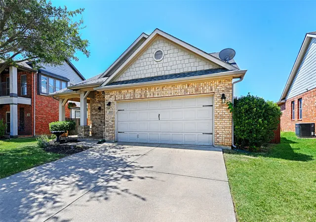 Photo 3 of Single family home for sale at 10969 Hawks Landing Rd, Haslet, TX 76052 | MLS# 21357087 | Listing updated on 2026-09-12