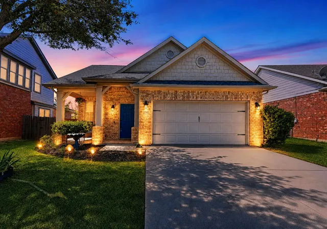 Photo 3 of Single family home for sale at 10969 Hawks Landing Rd, Haslet, TX 76052 | MLS# 21357087 | Listing updated on 2026-10-03