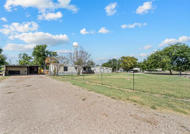 Photo 2 of Manufactured home for sale at 139 N 4th St, Axtell, TX 76624 | MLS# 21357652 | Listing updated on 2026-09-26