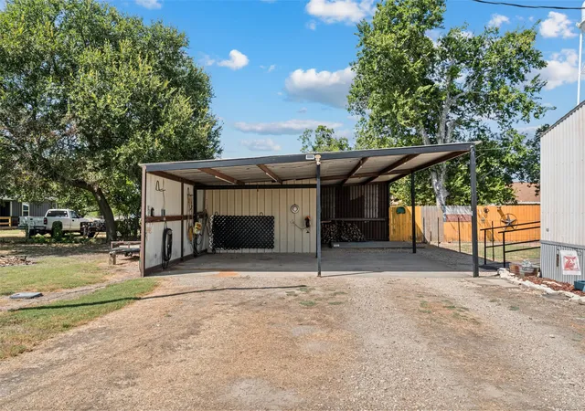 Photo 3 of Manufactured home for sale at 139 N 4th St, Axtell, TX 76624 | MLS# 21357652 | Listing updated on 2026-09-26