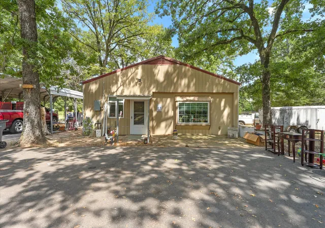 Photo 3 of Sale Pending at 660 Rs County Road 1250, Emory, TX 75440 | MLS# 21355298 | Listing updated on 2026-09-27