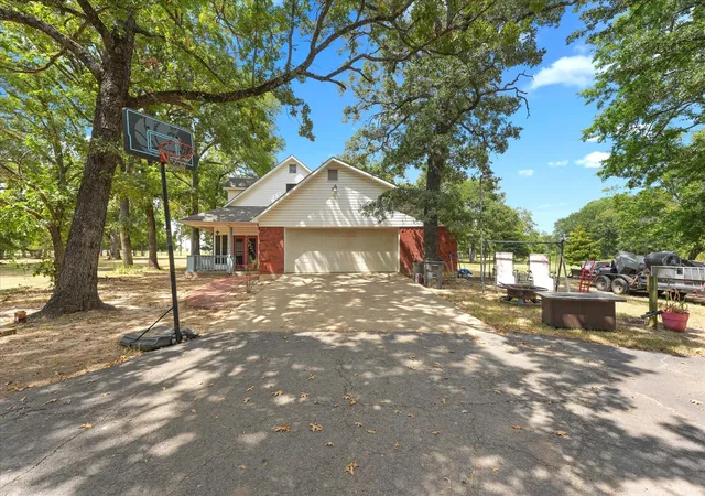 Photo 4 of Sale Pending at 660 Rs County Road 1250, Emory, TX 75440 | MLS# 21355298 | Listing updated on 2026-09-27