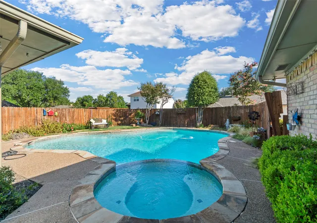 Photo 2 of Single family home for sale at 1116 Windsong Trl, Richardson, TX 75081 | MLS# 21355692 | Listing updated on 2026-10-06
