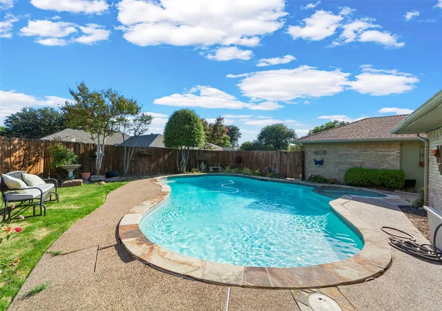 Photo 3 of Single family home for sale at 1116 Windsong Trl, Richardson, TX 75081 | MLS# 21355692 | Listing updated on 2026-10-06