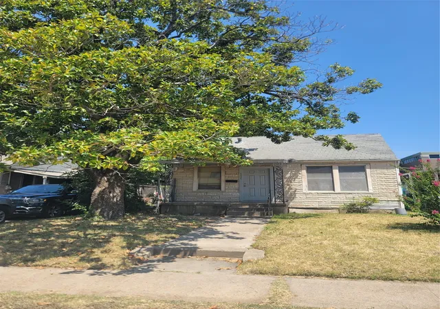 Photo 3 of Single family home for sale at 6826 Victoria Ave, Dallas, TX 75209 | MLS# 21358272 | Listing updated on 2026-09-21