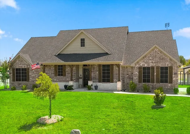Photo 1 of Single family home for sale at 1020 Boulder Rd, Weatherford, TX 76085 | MLS# 21357743 | Listing updated on 2026-10-03