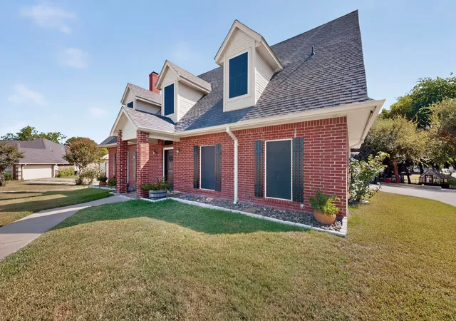 Photo 1 of Single family home for sale at 10547 Kitsee Knoll Wy, Quinlan, TX 75474 | MLS# 21356876 | Listing updated on 2026-09-12