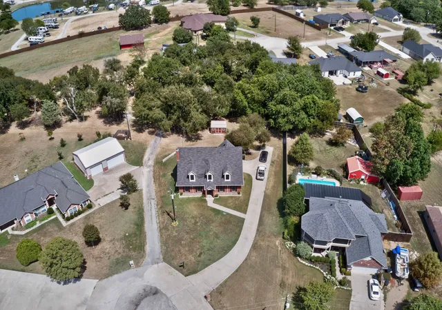 Photo 3 of Single family home for sale at 10547 Kitsee Knoll Wy, Quinlan, TX 75474 | MLS# 21356876 | Listing updated on 2026-09-12