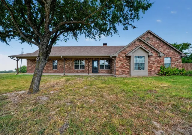 Photo 3 of Single family home for sale at 8023 Fm 429, Kaufman, TX 75142 | MLS# 21350410 | Listing updated on 2026-09-08
