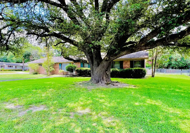 Photo 1 of Single family home for sale at 114 Harred St, Sulphur Springs, TX 75482 | MLS# 21349852 | Listing updated on 2026-09-10