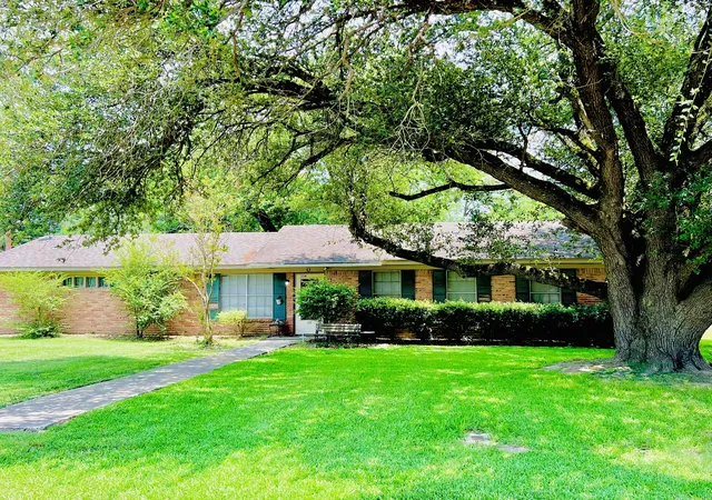 Photo 2 of Single family home for sale at 114 Harred St, Sulphur Springs, TX 75482 | MLS# 21349852 | Listing updated on 2026-09-10