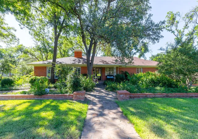 Photo 1 of Single family home for sale at 3765 Woodridge Dr, Abilene, TX 79605 | MLS# 21356929 | Listing updated on 2026-09-13