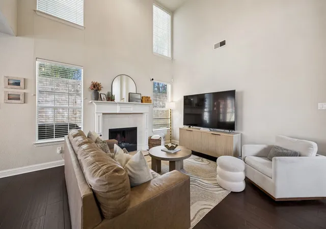 Photo 4 of Sale Pending at 9028 Clearhurst Dr, Dallas, TX 75238 | MLS# 21358155 | Listing updated on 2026-09-24