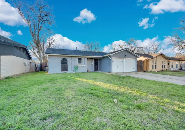 Photo 1 of Single family home for sale at 4916 Eastover Ave, Fort Worth, TX 76119 | MLS# 21358351 | Listing updated on 2026-09-12