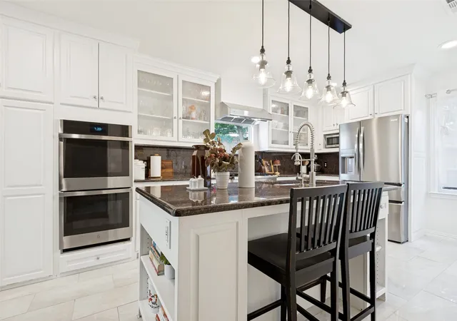 Photo 2 of Sale Pending at 1420 Junior Dr, Dallas, TX 75208 | MLS# 21358366 | Listing updated on 2026-09-15