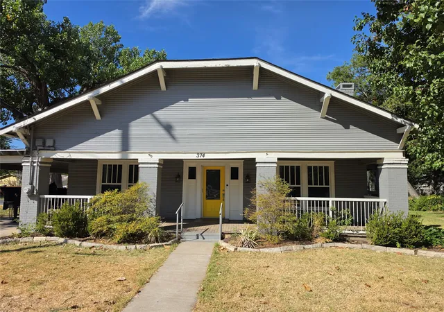 Photo 2 of Single family home for sale at 374 S Preston St, Van Alstyne, TX 75495 | MLS# 21351482 | Listing updated on 2026-09-13
