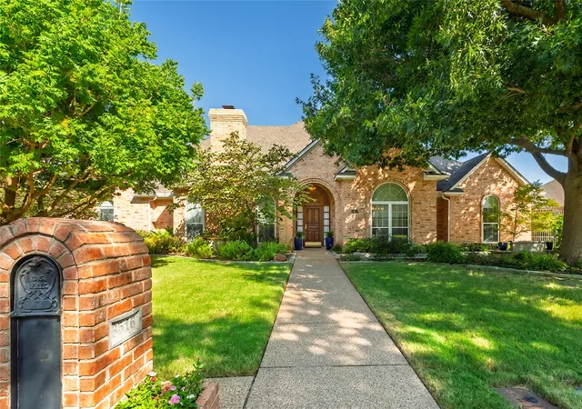Photo 2 of Sale Pending at 6516 Meadow Haven Dr, Fort Worth, TX 76132 | MLS# 21358000 | Listing updated on 2026-09-15