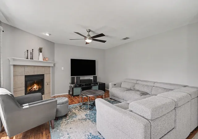 Photo 4 of Single family home for sale at 3201 Vermont Ave, Mc Kinney, TX 75070 | MLS# 21358455 | Listing updated on 2026-09-09