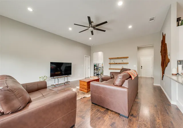 Photo 3 of Single family home for sale at 139 Quail Ln, Boyd, TX 76023 | MLS# 21358465 | Listing updated on 2026-09-12