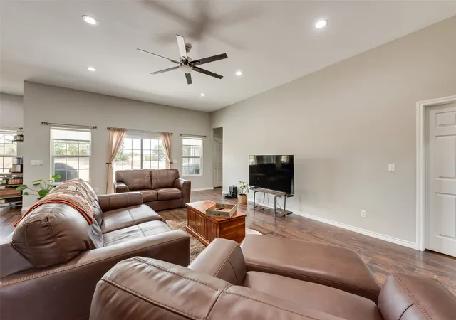 Photo 4 of Single family home for sale at 139 Quail Ln, Boyd, TX 76023 | MLS# 21358465 | Listing updated on 2026-09-12