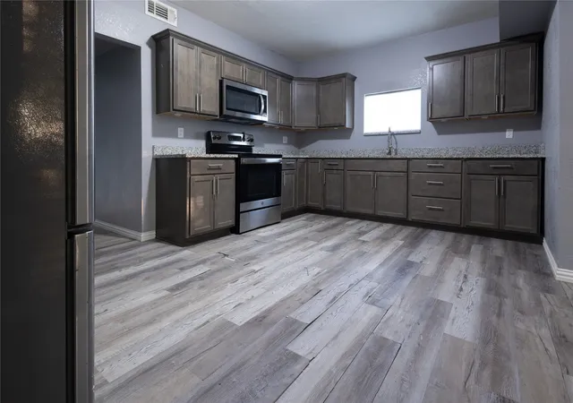 Photo 3 of Single family home for sale at 310 S Rusk St, Groesbeck, TX 76642 | MLS# 21350801 | Listing updated on 2026-09-12