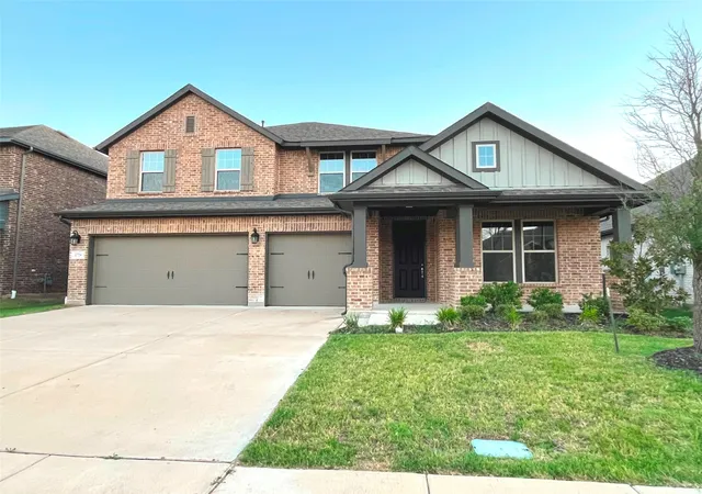 Photo 1 of Single family home for sale at 1729 Whitney Dr, Forney, TX 75126 | MLS# 21357669 | Listing updated on 2026-09-10