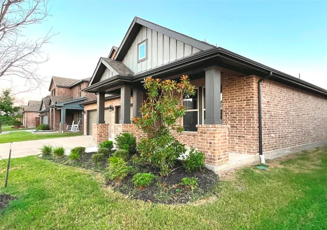 Photo 3 of Single family home for sale at 1729 Whitney Dr, Forney, TX 75126 | MLS# 21357669 | Listing updated on 2026-09-10