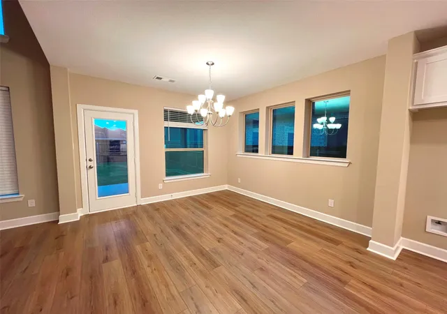 Photo 4 of Single family home for sale at 1729 Whitney Dr, Forney, TX 75126 | MLS# 21357669 | Listing updated on 2026-09-10