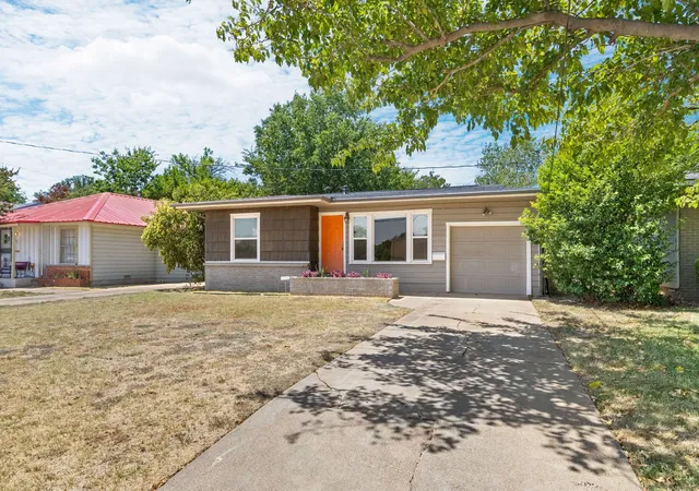 Photo 3 of Single family home for sale at 3032 Marys Ln, Fort Worth, TX 76116 | MLS# 21350355 | Listing updated on 2026-09-29