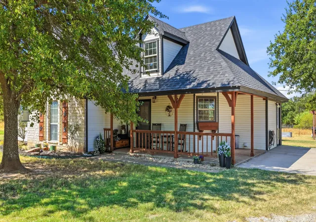 Photo 1 of Single family home for sale at 1870 Ross Ln, Springtown, TX 76082 | MLS# 21350802 | Listing updated on 2026-09-12