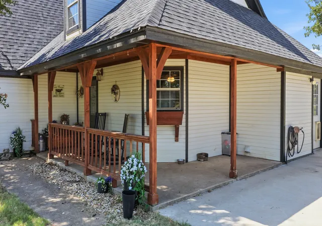 Photo 3 of Single family home for sale at 1870 Ross Ln, Springtown, TX 76082 | MLS# 21350802 | Listing updated on 2026-09-12