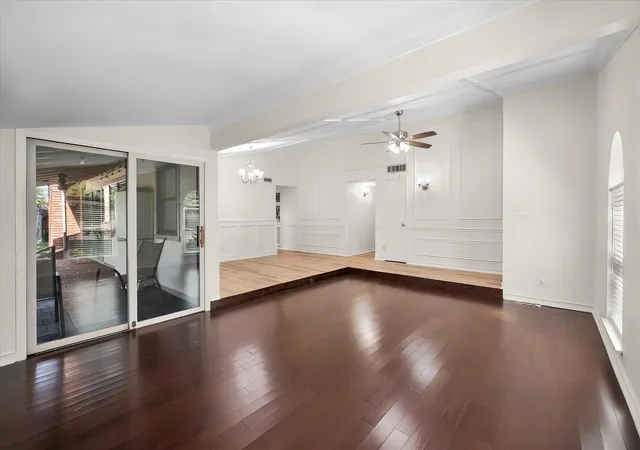 Photo 4 of Single family home for sale at 7520 Weatherwood Ct, Fort Worth, TX 76133 | MLS# 21356304 | Listing updated on 2026-09-11
