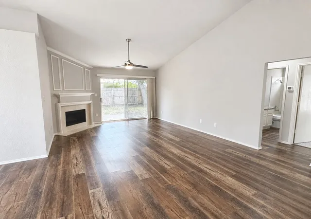 Photo 3 of Sale Pending at 800 Bracken Pl, Arlington, TX 76017 | MLS# 21355966 | Listing updated on 2026-09-09