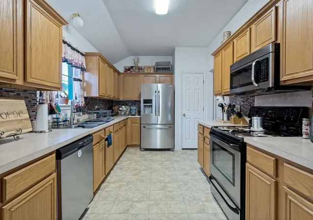 Photo 4 of Single family home for sale at 1413 Mockingbird Ln, De Soto, TX 75115 | MLS# 21358581 | Listing updated on 2026-09-14