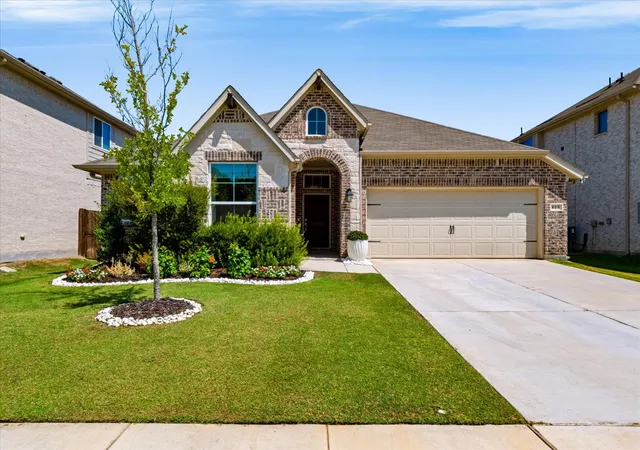 Photo 3 of Single family home for sale at 615 Frio Ln, Aubrey, TX 76227 | MLS# 21357128 | Listing updated on 2026-10-05
