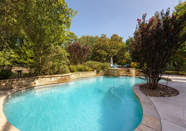Photo 1 of Single family home for sale at 242 Ridgemont Dr, Forney, TX 75126 | MLS# 21357804 | Listing updated on 2026-09-19