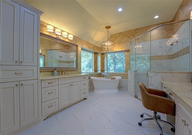 Photo 4 of Single family home for sale at 242 Ridgemont Dr, Forney, TX 75126 | MLS# 21357804 | Listing updated on 2026-09-19