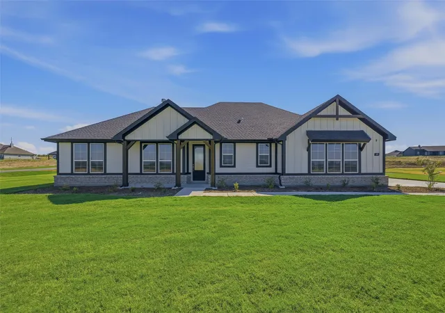Photo 2 of Single family home for sale at 149 Big Sky Rd, Decatur, TX 76234 | MLS# 21357632 | Listing updated on 2026-09-10