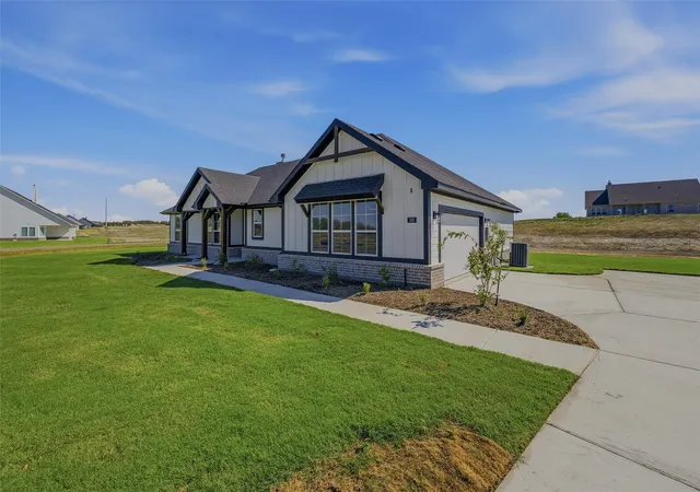 Photo 3 of Single family home for sale at 149 Big Sky Rd, Decatur, TX 76234 | MLS# 21357632 | Listing updated on 2026-09-10