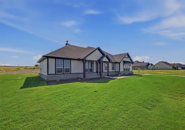 Photo 4 of Single family home for sale at 149 Big Sky Rd, Decatur, TX 76234 | MLS# 21357632 | Listing updated on 2026-09-10