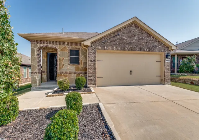 Photo 2 of Single family home for sale at 2246 Nightgrove Cir, Crandall, TX 75114 | MLS# 21343071 | Listing updated on 2026-10-03