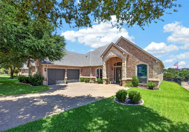 Photo 1 of Single family home for sale at 4457 Fairway View Dr, Fort Worth, TX 76008 | MLS# 21355602 | Listing updated on 2026-09-27