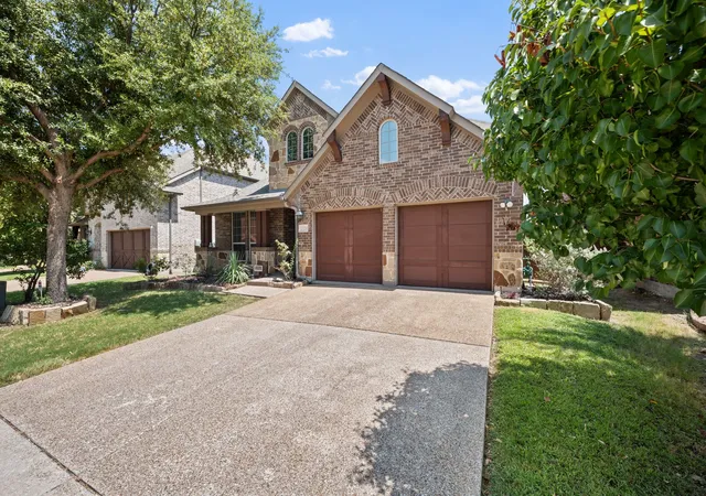 Photo 2 of Single family home for sale at 2528 Louis Ln, Lewisville, TX 75056 | MLS# 21358514 | Listing updated on 2026-09-19