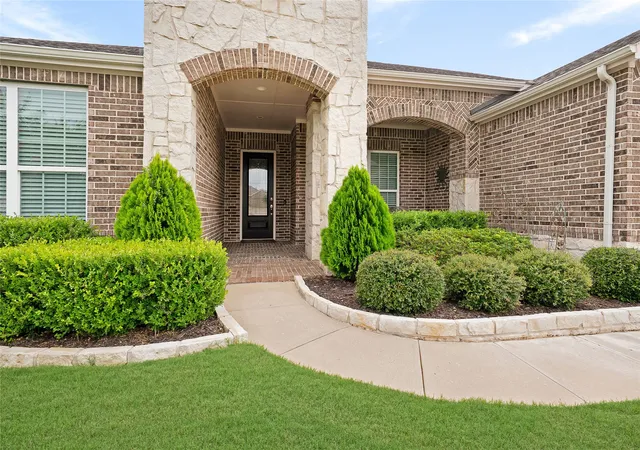 Photo 2 of Sale Pending at 7225 Ponte Vedra Dr, Frisco, TX 75036 | MLS# 21307828 | Listing updated on 2026-09-11