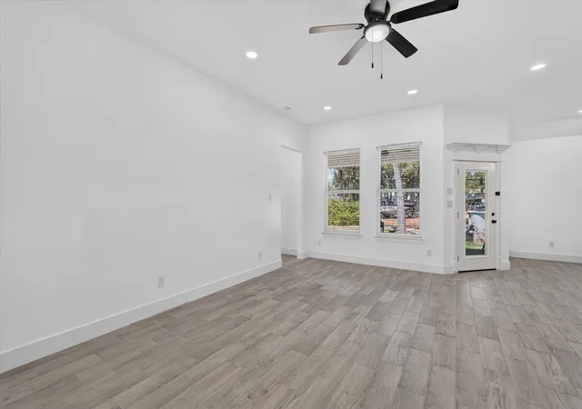 Photo 3 of Single family home for sale at 114 Dowdy Ln, Mabank, TX 75156 | MLS# 21349460 | Listing updated on 2026-09-08
