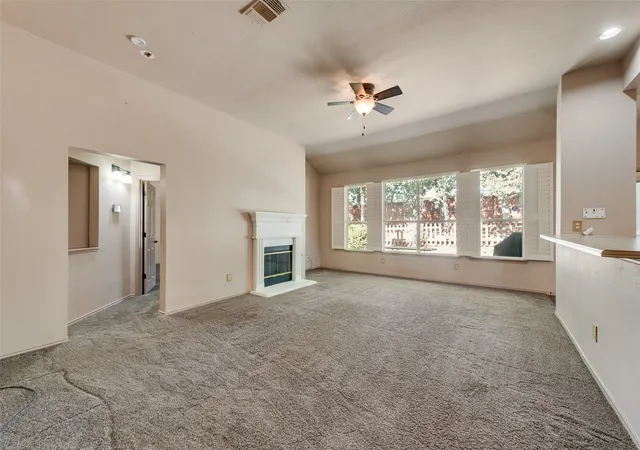 Photo 4 of Sale Pending at 3900 Kirby Dr, Denton, TX 76210 | MLS# 21350049 | Listing updated on 2026-09-15