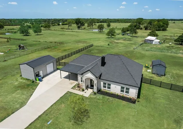 Photo 2 of Single family home for sale at 247 Private Road 7413 Road, Wills Point, TX 75169 | MLS# 21355589 | Listing updated on 2026-09-12